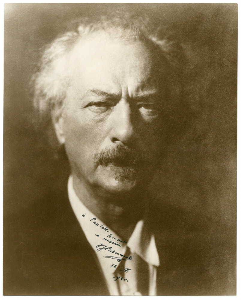 Photographie de Paderewski prise vers 1924 par The New York Times Studios, dédicacée «à Paulette Probst, en souvenir, IJP, 22 septembre 1940»