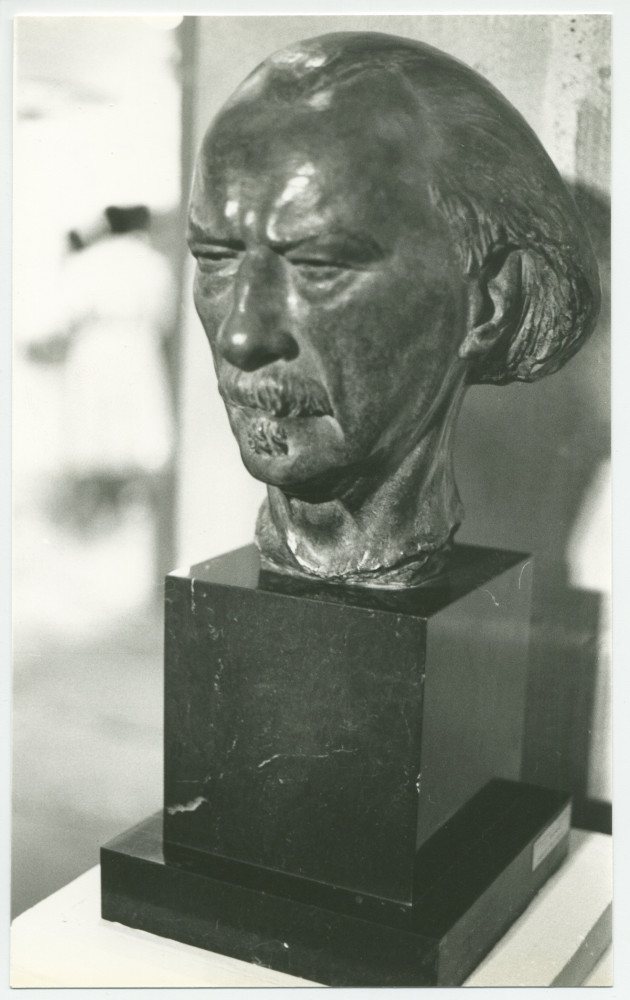 Photographie du buste original de Paderewski réalisé dans les années 1910 par François Black (dont le Musée Paderewski de Morges possède une copie, prêt du Musée Jenisch de Vevey)