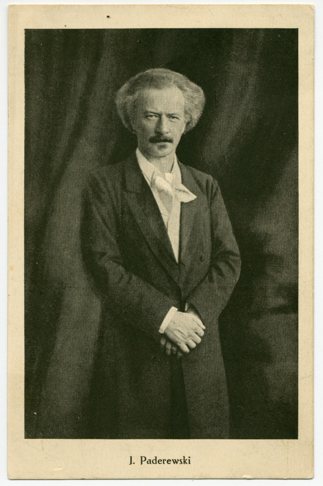 Carte postale de Paderewski debout – photographie prise vers 1910 par Francis de Jongh – éditée par Fœtisch Frères S.A. à Lausanne