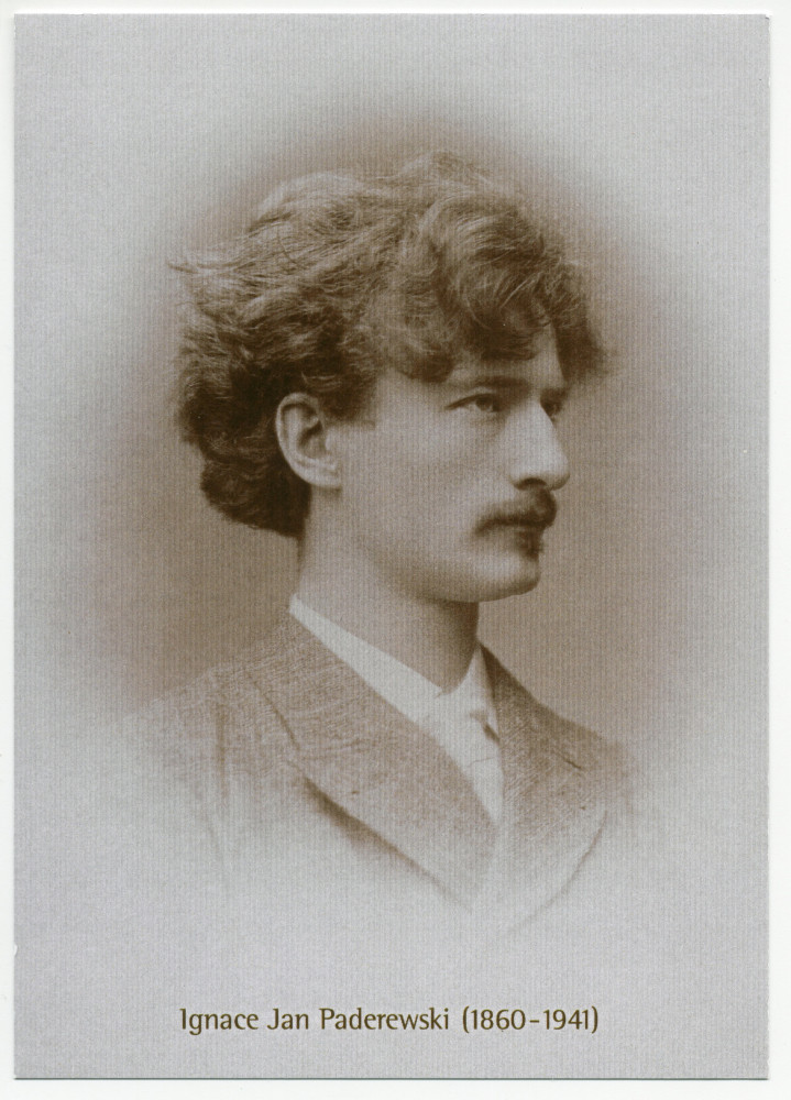 Carte postale de Paderewski – photographie de profil prise par le Hof-Atelier Rudolf Krziwanek au moment de ses études à Vienne chez Theodor Leszetycki entre 1884 et 1885 – éditée par le Musée Paderewski de Morges