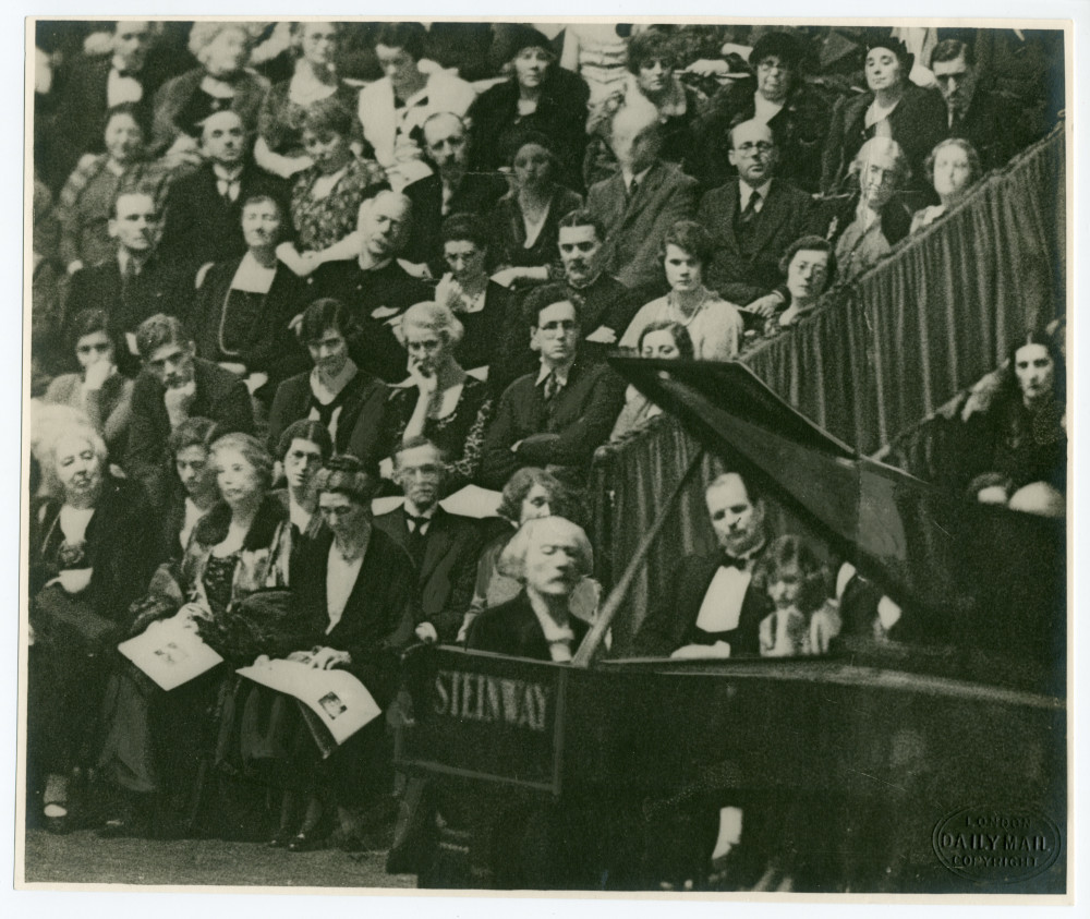 Photographie de Paderewski en récital au Royal Albert Hall de Londres le 13 janvier 1933 (gros plan)