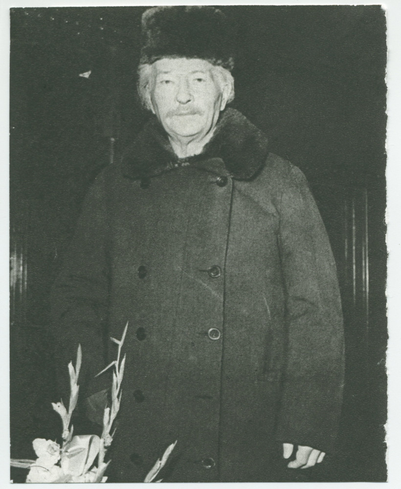 Photographie de Paderewski à son arrivée à New York le 6 novembre 1940, jour de son 80e anniversaire