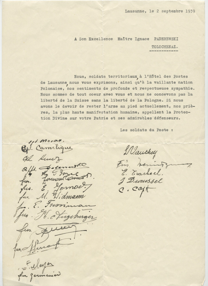 Lettre collective adressée par des soldats territoriaux [suisses], à «Son Excellence Maître Ignace Paderewski, Tolochenaz», de l'Hôtel des Postes à Lausanne le 2 septembre 1939
