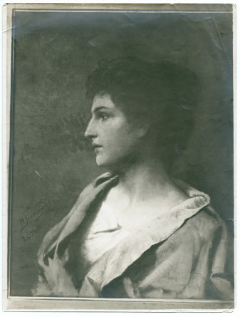 Reproduction photographique noir-blanc avec cadre du portrait peint de profil d'Hélène Paderewska réalisé par Henryk Siemiradzki à Rome en 1900, peu après son mariage avec Paderewski