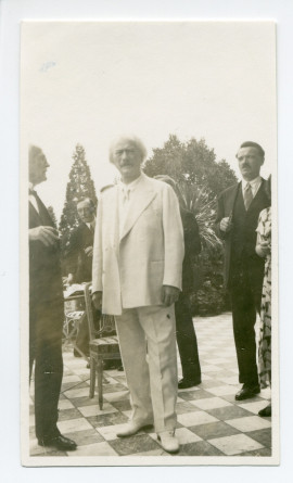 Photographie de Paderewski avec (à droite) Albert Tadlewski sur la terrasse de Riond-Bosson