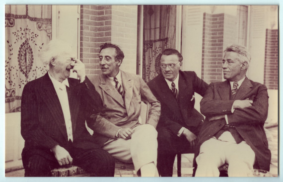 Photographie de Paderewski, Ernest Schelling, Albert Tadlewski et Fritz Kreisler sur la terrasse de Riond-Bosson