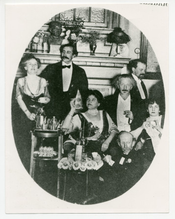 Photographie (détail) de groupe après une séance du Quatuor du Flonzaley dans la propriété du banquier et mécène Edouard J. de Coppet, au Flonzaley (commune de Puidoux) au-dessus du Léman, le 13 septembre 1913