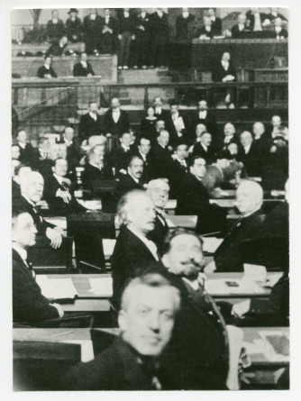 Photographie de détail de Paderewski lors de la première assemblée de la Société des Nations à Genève le 4 décembre 1920