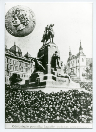 Photographie de l'inauguration (?), le 15 juillet 1910, du monument de Grunwald, réalisé par le sculpteur lituanien Antoni Wiwulski (1877-1919) et offert par Paderewski à la ville de Cracovie à l'occasion du 500e anniversaire de la bataille du même nom