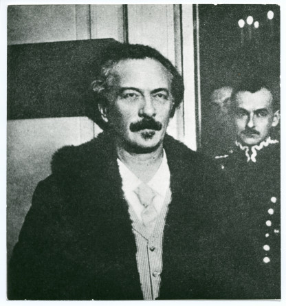 Photographie de Paderewski quittant le Belvédère à Varsovie en janvier 1919, après une conférence avec le chef de l'Etat, Jósef Pilsudski