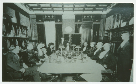 Photographie d'un banquet donné en l'honneur de Paderewski lors de sa tournée américaine 1895-1896