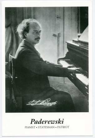 Carte postale de Paderewski au piano avec signature et légende «Paderewski – Pianist, Statesman, Patriot», éditée en 1993 par le San Francisco Performing Arts Library & Museum