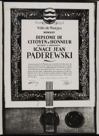 Photographie du diplôme de citoyen d'honneur décerné à Paderewski par la Ville de Morges le 2 février 1925