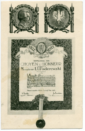 Carte postale représentant l'effigie de Paderewski président, l'aigle polonais et le diplôme de citoyen d'honneur décerné par la Ville de Vevey le 20 mars 1925 – avec vœux pour la nouvelle année 1926 adressés par Antonina Wilkonska à un destinataire inconn