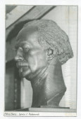 Reproduction imprimée (noir-blanc) du buste de Paderewski réalisé à New York en 1939 par le sculpteur polonais Alfons Karny, avec légende