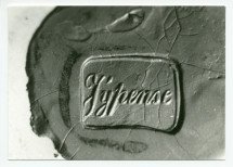 Photographie du sceau «J'y pense» utilisé par la princesse Rachel Bibesco de Brancovan (1847-1923) pour cacheter les lettres qu'elle écrit à Paderewski