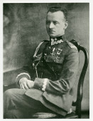 Photographie du général et homme politique Wladyslaw Sikorski, assis en habit militaire