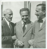 Photographie du chef d'orchestre italien Arturo Toscanini (1867-1957) en compagnie du chef Bruno Walter et du violoniste Jacques Thibaud