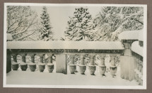 Photographie de la rampe de la terrasse sud de la villa de Riond-Bosson en 1935 sous la neige