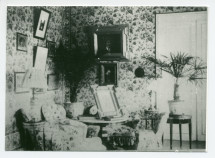 Photographie du coin salon de la chambre à coucher d'Hélène Paderewska à Riond-Bosson, avec son ancien décor