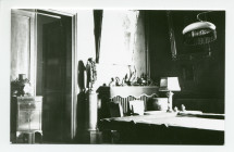 Photographie (surexposée) du hall de Riond-Bosson avec le billard