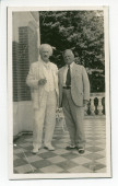 Photographie de Paderewski avec le Dr Fronczak (médecin américain) sur la terrasse de Riond-Bosson