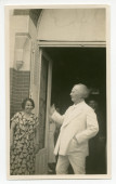 Photographie de Paderewski avec Mme Obuchowicz (demi-sœur d'Hélène Paderewska) sur la terrasse de Riond-Bosson