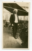 Photographie de Paderewski sur la terrasse de Garengo, la propriété d'Ernest Schelling à Céligny