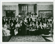 Photographie de groupe après une séance du Quatuor du Flonzaley dans la propriété du banquier et mécène Edouard J. de Coppet, au Flonzaley (commune de Puidoux) au-dessus du Léman, le 13 septembre 1913