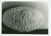Photographie du moule utilisé pour produire le beurre à la «campagne des Avouillons», propriété de Paderewski Gland