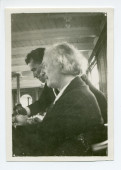 Photographie de Paderewski de profil, à table sur le Léman (vapeur «Simplon» de la Compagnie générale de navigation – CGN)
