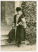 Photographie de Paderewski en costume de docteur honoris causa de l'Université d'Oxford, en 1919