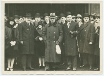 Photographie de Paderewski en 1930 entouré d'émigrés polonais aux Etats-Unis