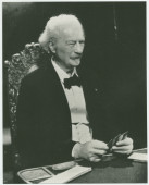 Photographie de Paderewski jouant au bridge, son jeu favori, à l'Hôtel Buckingham à New York, lors de son ultime séjour en 1940-1941