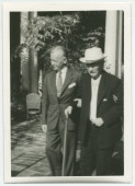 Photographie de Paderewski en compagnie du premier ministre du Gouvernement polonais en exil, Wladyslaw Sikorski, en visite au printemps 1941 à Palm Springs, en Floride, où il est l'hôte de Mrs Sophie Stotesbury